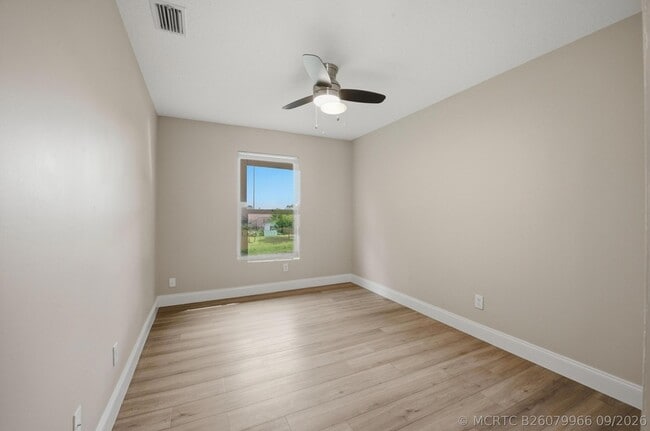 Building Photo - 1033 Goldenrod Rd