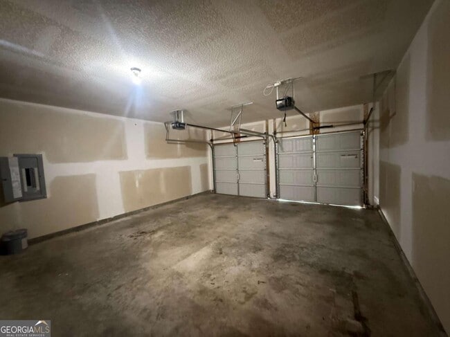 Building Photo - 50 Huntington Dr