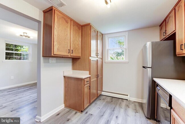 Building Photo - 4111 Hemingway Dr