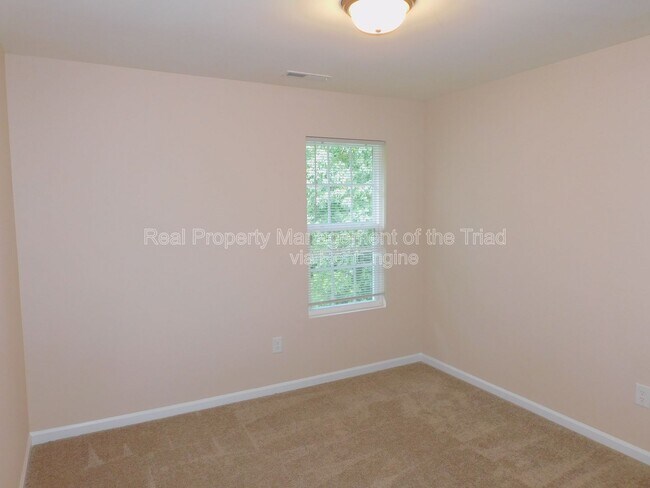 Building Photo - 4621 Chapel Ridge Dr