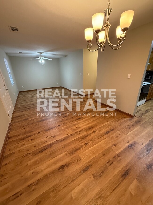 Building Photo - 1835 Elwyn Ave