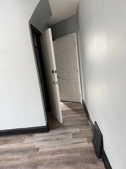 Building Photo - 1132 Duncan Ave