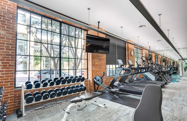 Building Photo - 500 W Harbor Dr