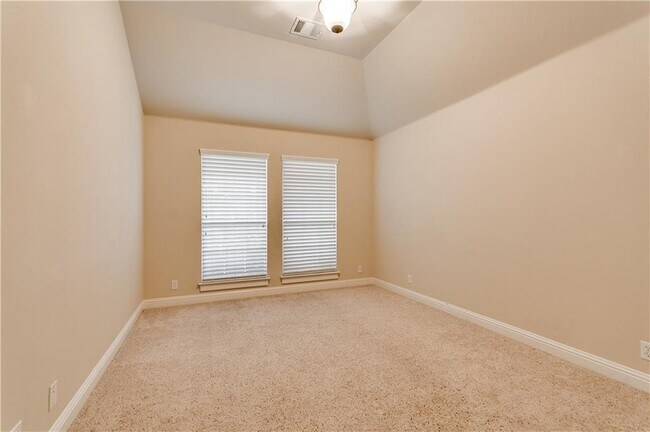 Building Photo - 9512 Hopeland Dr