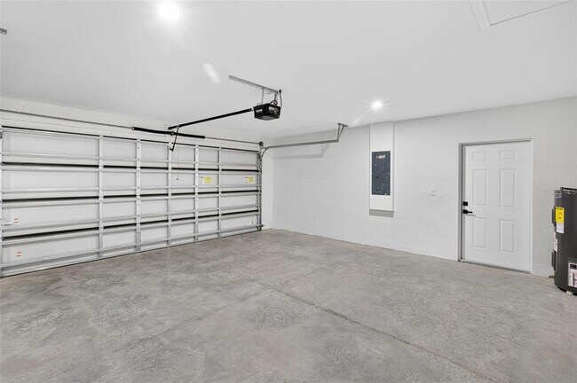 Building Photo - 20412 Elrose Ave