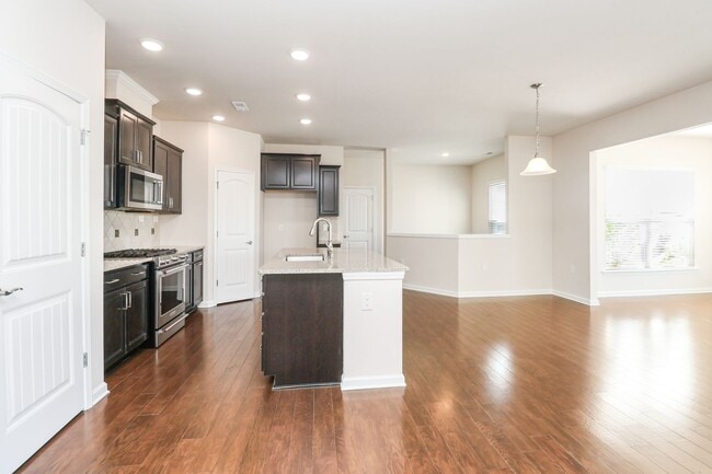 Building Photo - Stunning 4BD, 3BA Cary Home in Prime Locat...