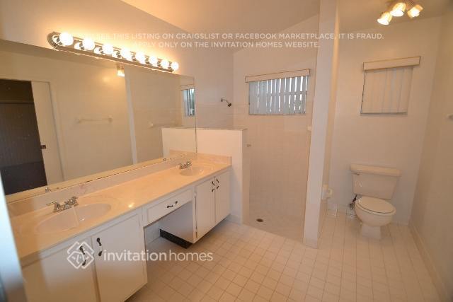 Building Photo - 5941 Aquamarine Way