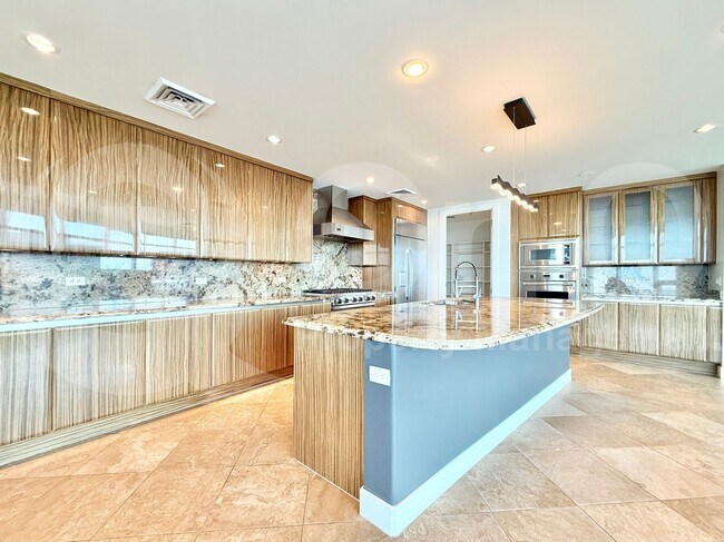 Building Photo - 140 E Rio Salado Pkwy