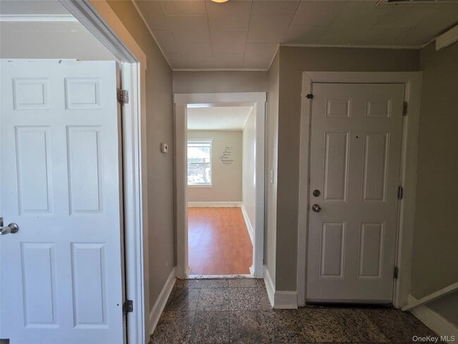 Building Photo - 135 Fullerton Ave