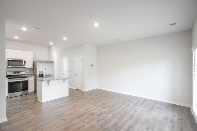 Building Photo - 2972 Mallard Dr