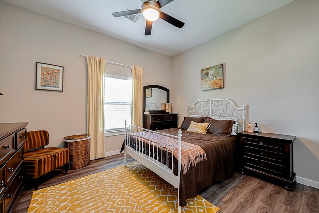 Building Photo - 108 Bay Oaks Dr