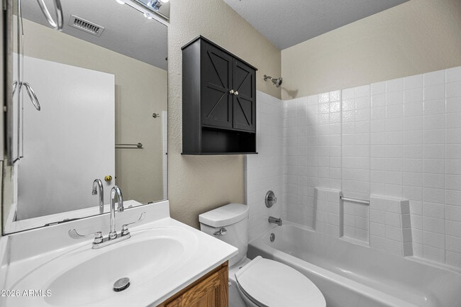 Building Photo - 4032 N 14th Pl