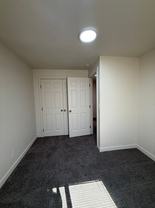 Building Photo - 371816