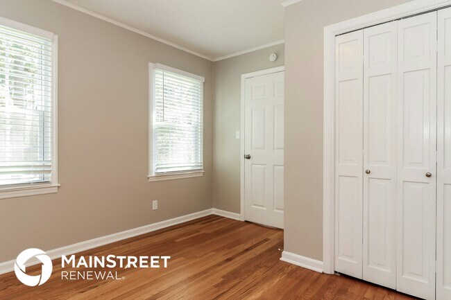 Building Photo - 1666 Greenbrook Dr