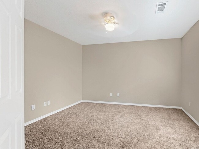 Building Photo - 1421 Western Oaks Ct