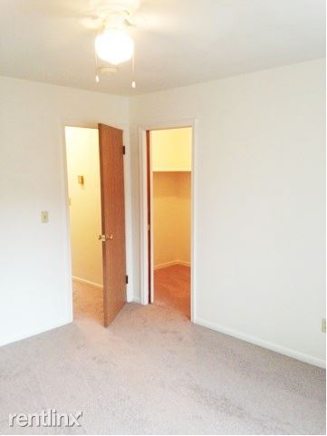 Building Photo - 2 br, 1 bath Apartment - Ambassador Apartm...