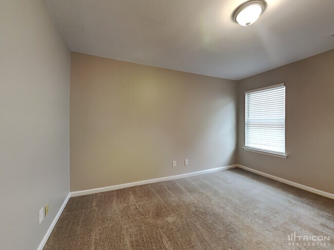 Building Photo - 355 Meadow Vista Ln