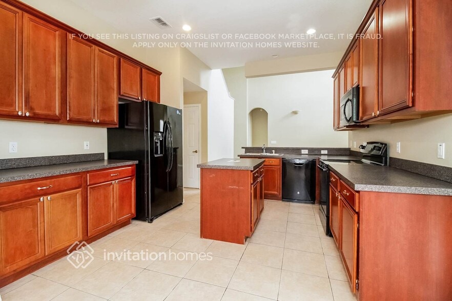 Building Photo - 150 Summit Ash Way