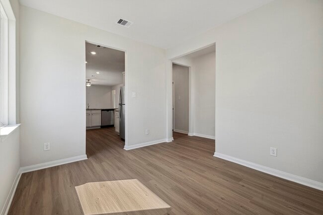 Building Photo - 341 Tejas Trl