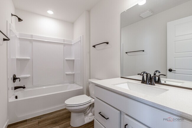Building Photo - 157 Yorktown Ct