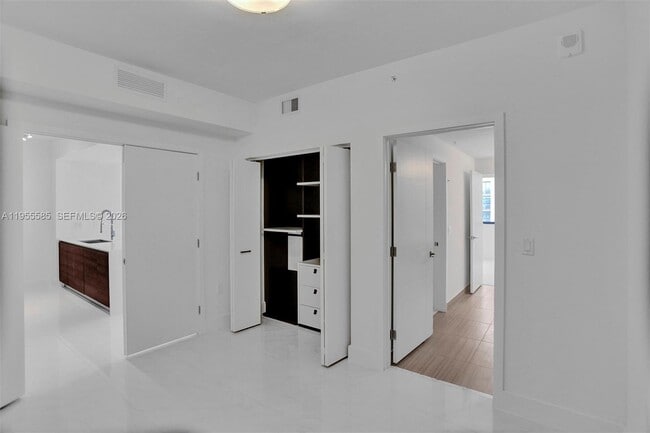 Building Photo - 301 Altara Ave