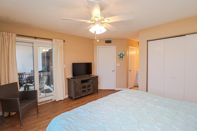 Building Photo - 95 Dondanville Rd