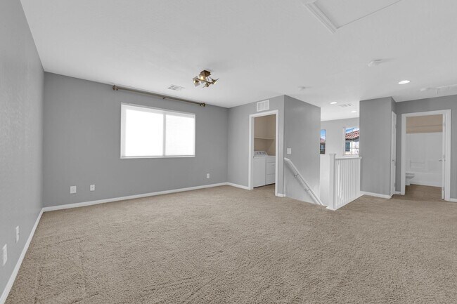 Building Photo - Immaculate 3 Bedroom, 2.5 Bathroom Home wi...