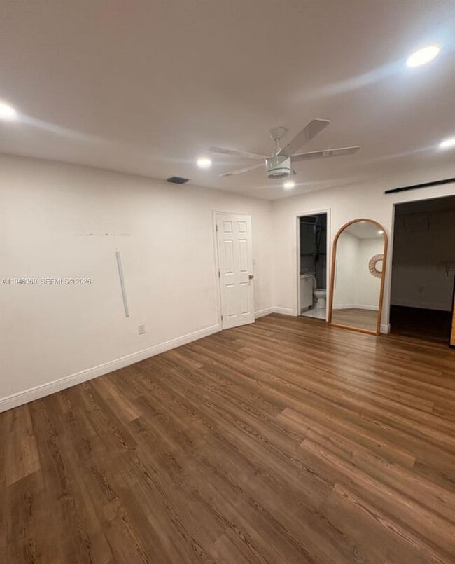 Building Photo - 8221 NW South River Dr