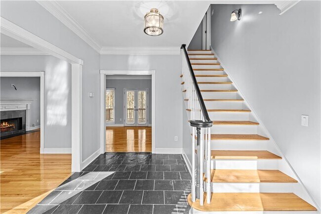 Building Photo - 3460 Goldenrod Dr