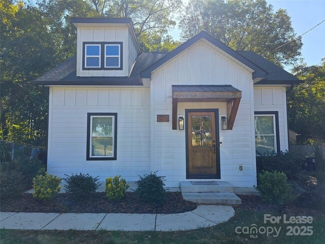 Primary Photo - 125 Todd Dr NW
