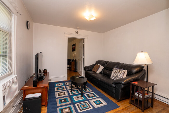 living room - 803 W 20th St