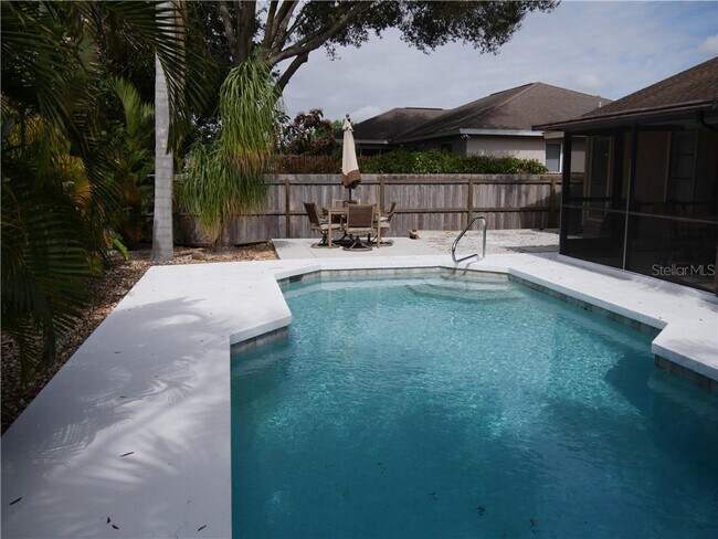 Building Photo - 3026 Vinson Ave