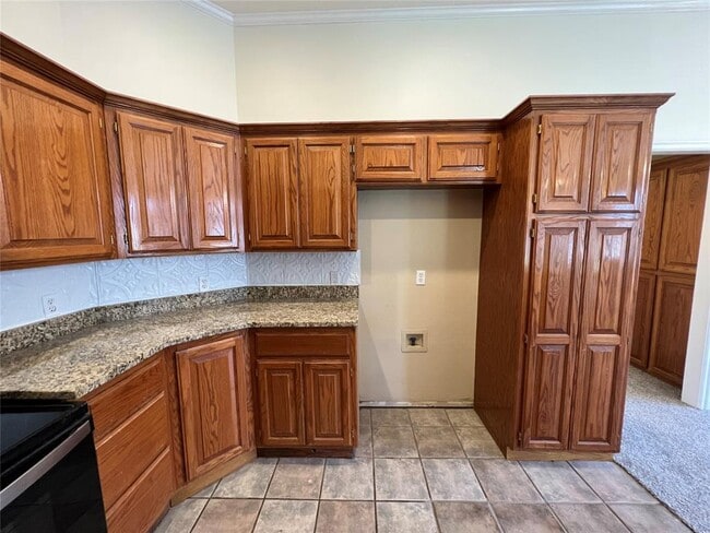 Building Photo - 909 Pruett Dr
