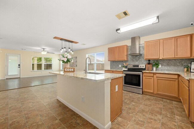 Building Photo - 15906 Arapaho Bend Ln