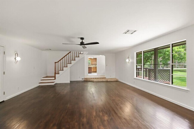 Building Photo - 222 Camp Lillie Rd