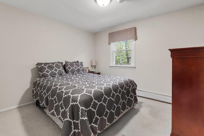 Building Photo - 11 Beebe Ln