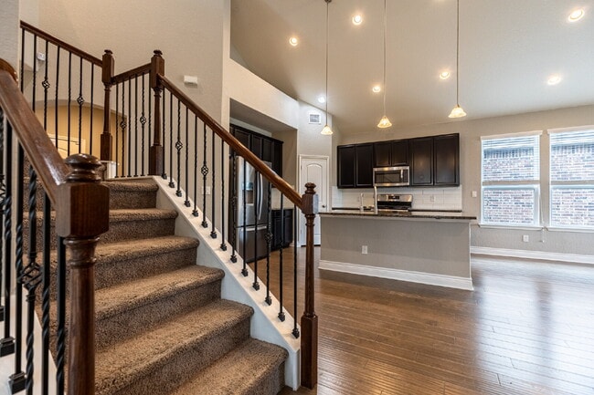 Building Photo - 27462 Paraiso Sands