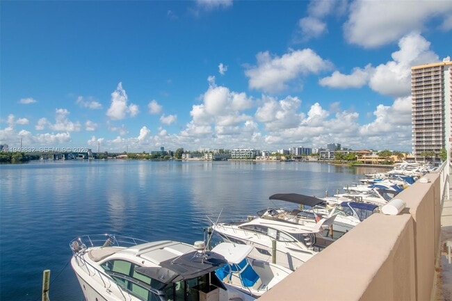 Building Photo - 250 174th St