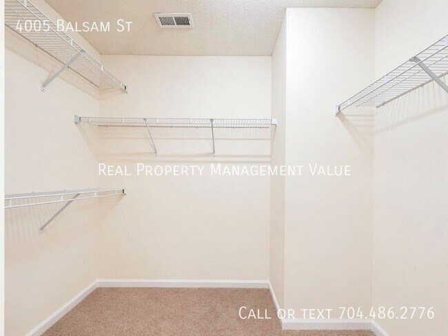 Building Photo - 4005 Balsam St