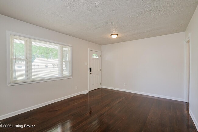 Building Photo - 908 Loretto Ave