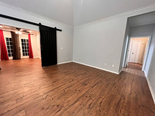 Building Photo - Gorgeous home in Greenacres -North Bossier... Close to Barksdale Air Force Base
