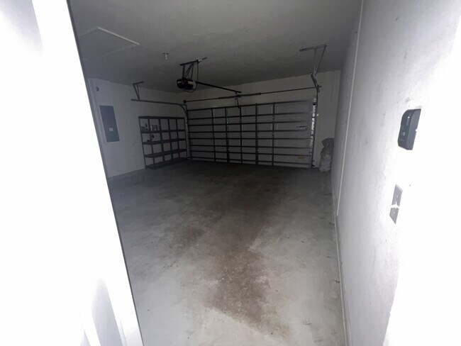 Building Photo - 9704 Pepper Tree Trl