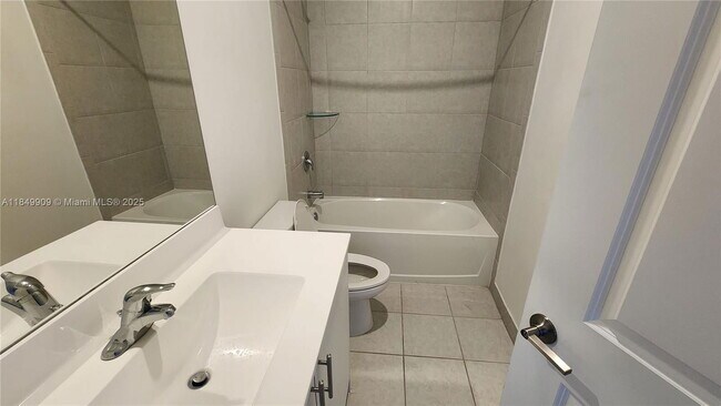 Primary Photo - 2645 SE 24th Ct