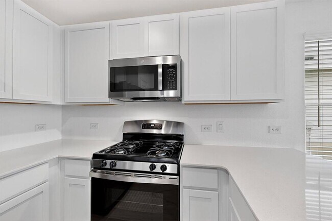 Building Photo - 178 Sormonne Lp