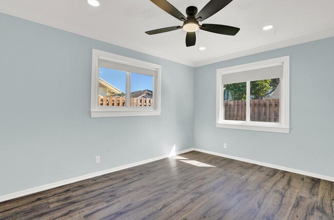 Building Photo - 10548 Boca Entrada Blvd