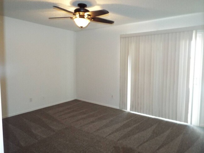 Building Photo - 2 BEDROOM 2 BATHROOM TEMPE CONDO