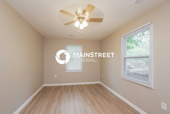 Building Photo - 4 Bedroom Pet-Friendly Home in Charlotte, ...