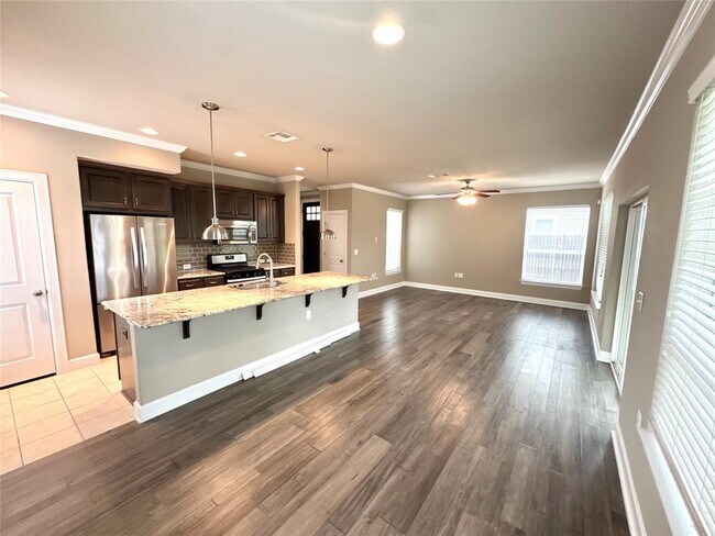 Building Photo - 4705 Rosedale Ave