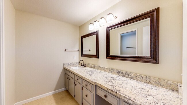 Building Photo - Rincon Valley Single Level, Landscaper Included!