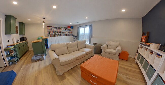 Building Photo - 3D TOUR + BEAUTIFUL HOME + 3 Car Garage + Fenced In Yard! Available July 3rd!